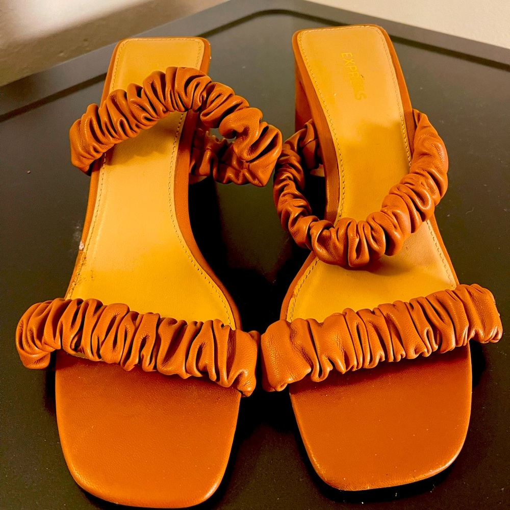 Express leather Sandals Size 9 like New Condition